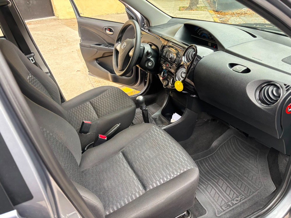 Toyota Etios 1.5 sedan Xs — foto 11